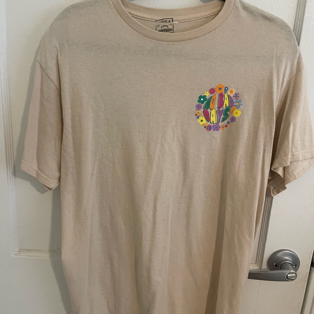 “No Bad Days” Graphic T-Shirt